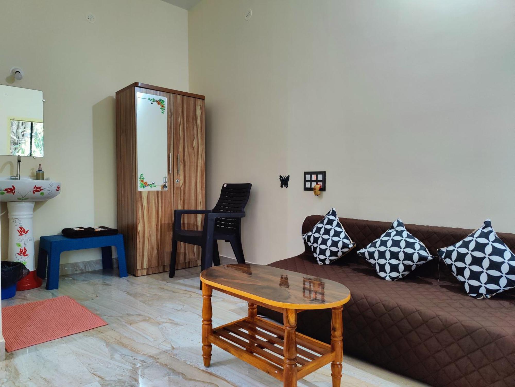 Hotel Artkarna à Gokarna  Extérieur photo